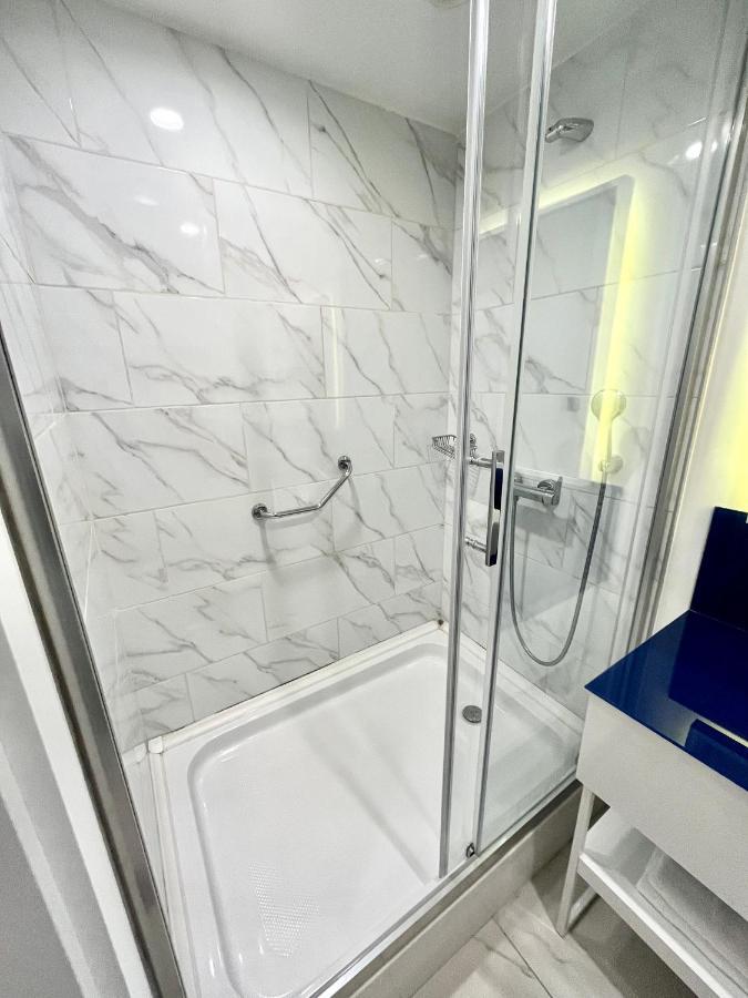 Orbi City Suite With Sea View Batumi Esterno foto