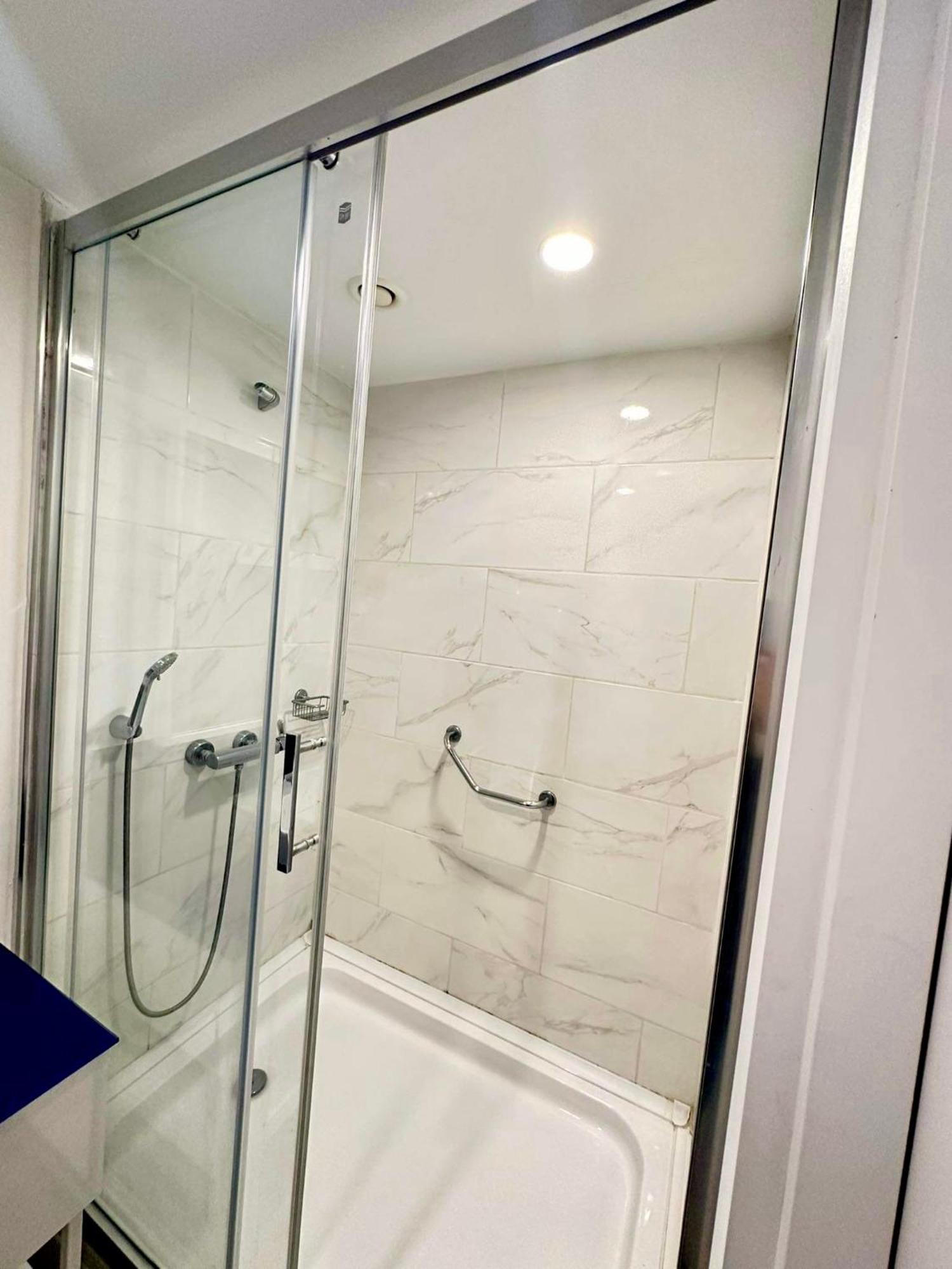 Orbi City Suite With Sea View Batumi Esterno foto