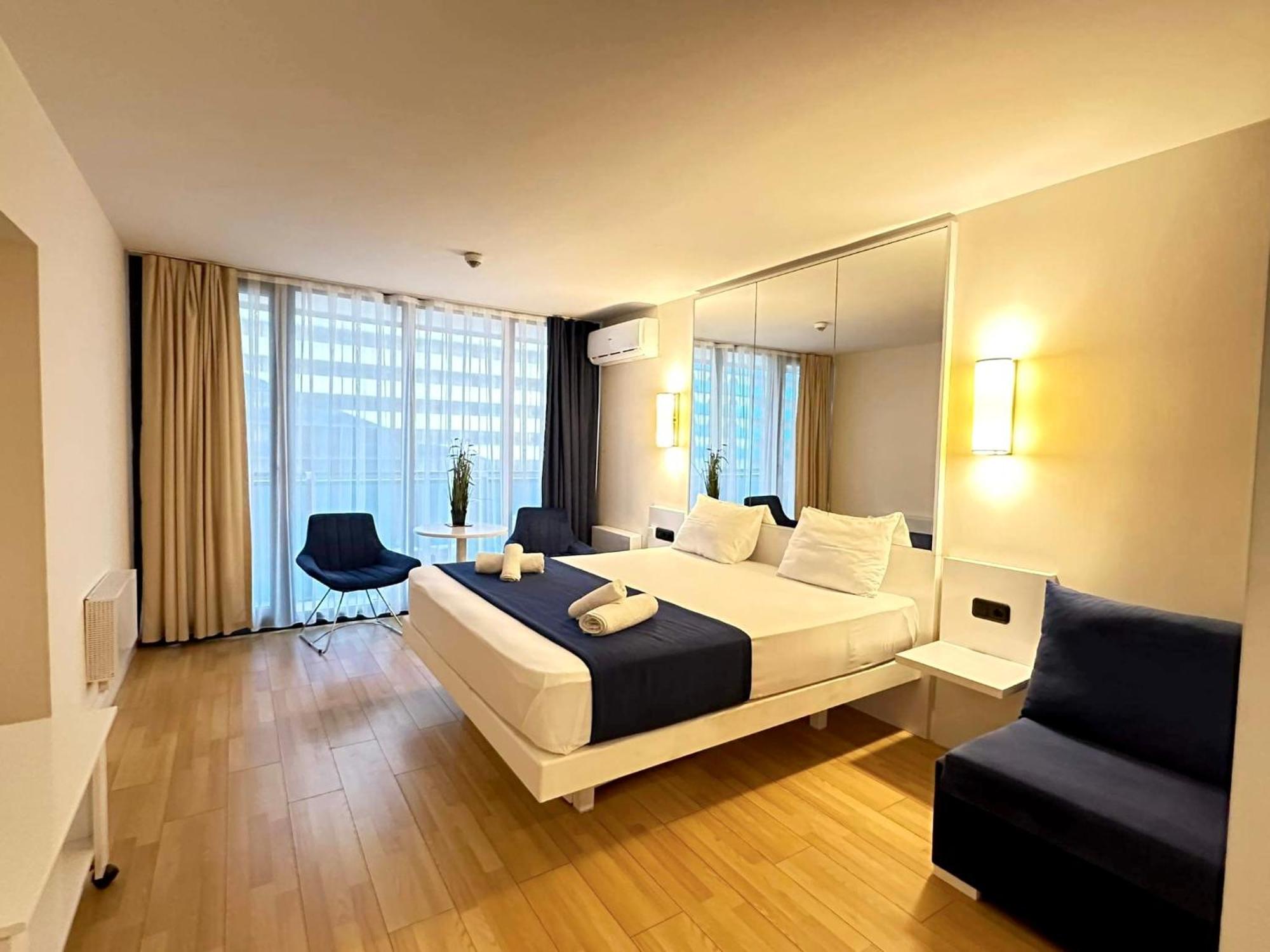 Orbi City Suite With Sea View Batumi Esterno foto